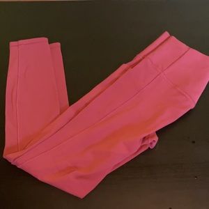 Athleta salutation stash pocket II tight